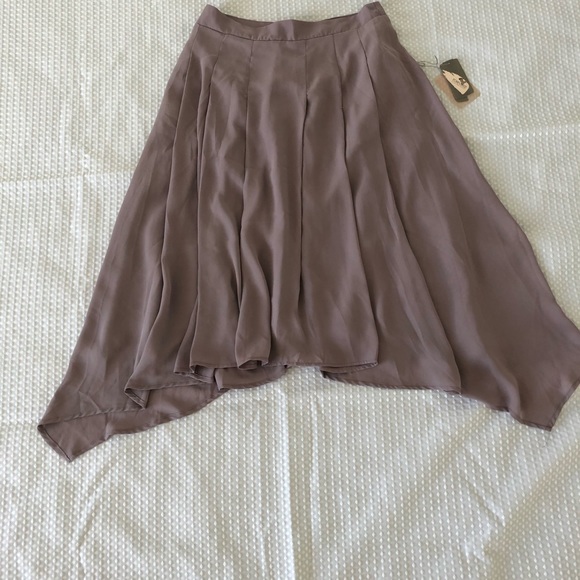 High low pleated skirt - Picture 3 of 6